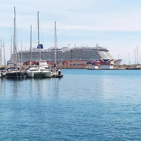 船上ホテル Magnificent Sailboat With Free Parking For Cars *