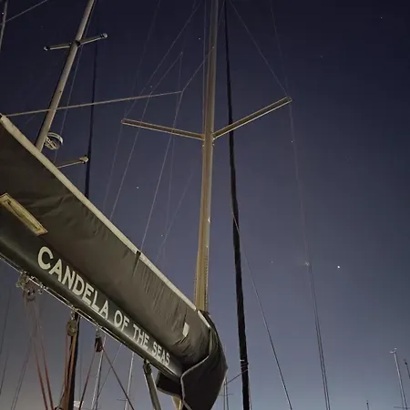 Magnificent Sailboat With Free Parking For Cars バレンシア
